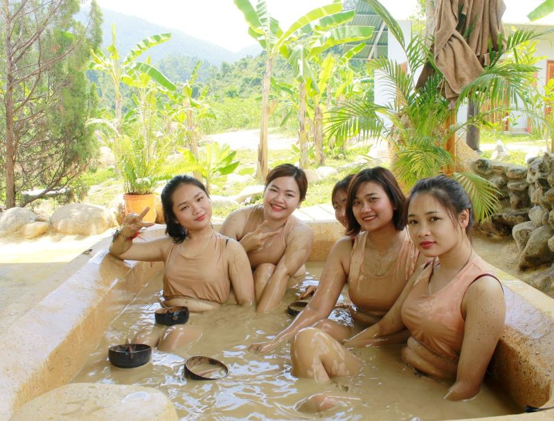 Yang Bay - Địa điểm tắm bùn khoáng tốt tại Nha Trang